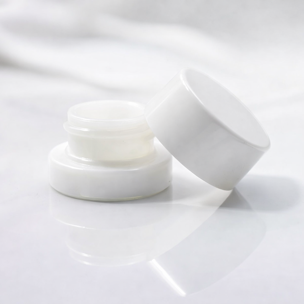 (200 Pack) 5ml White Glass Jars with Child-Resistant Lids