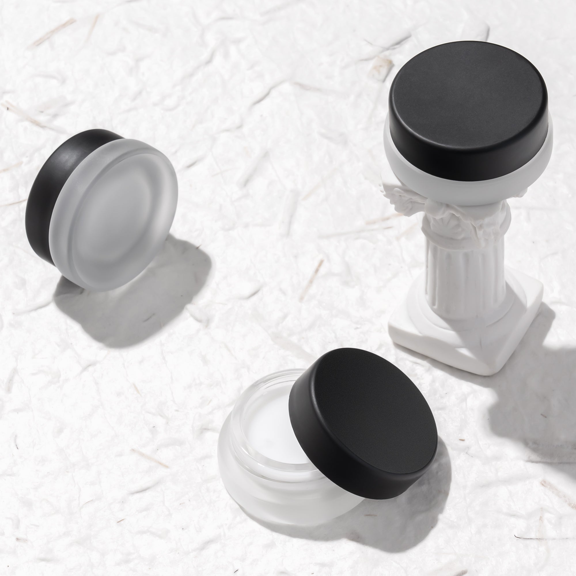 (450 Pack) 7ml Low Profile Frosted Glass Jars with Black Lids